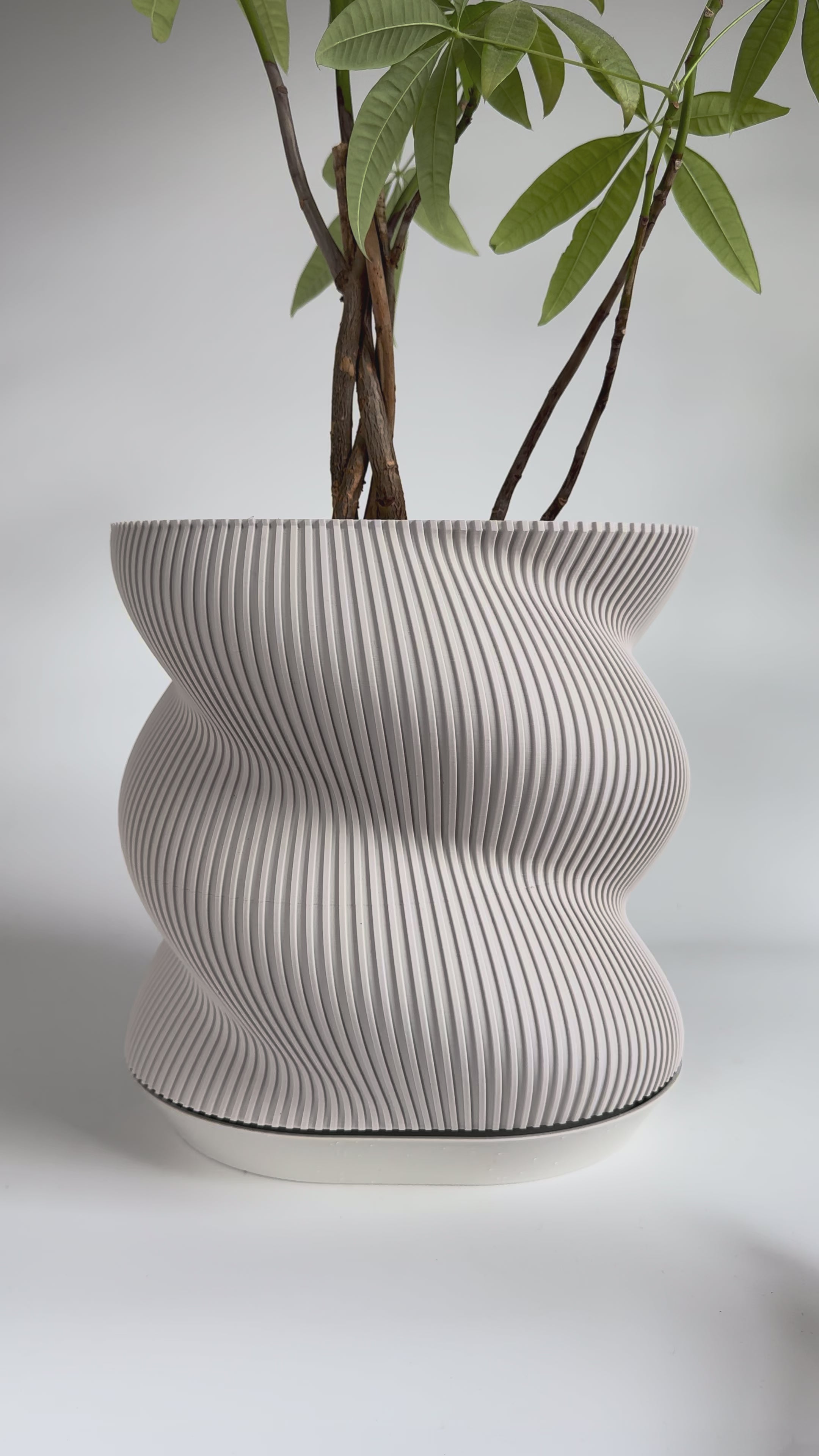 Swirl Planter - 7"